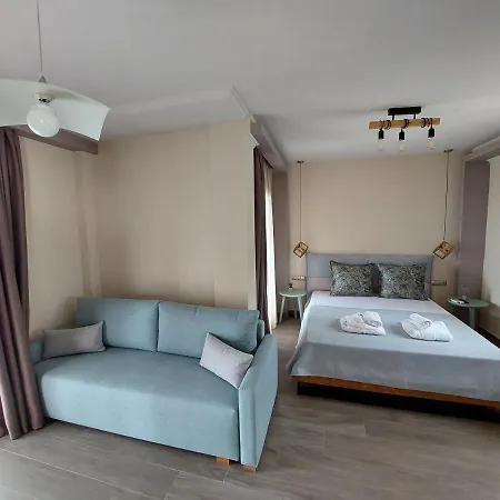 Summer Senses In Apartament